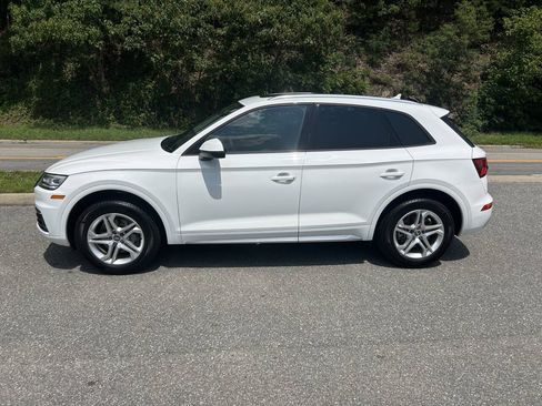 Used 2018 Audi Q5 2.0T Premium w/ Convenience Package AWD/4WD image 3