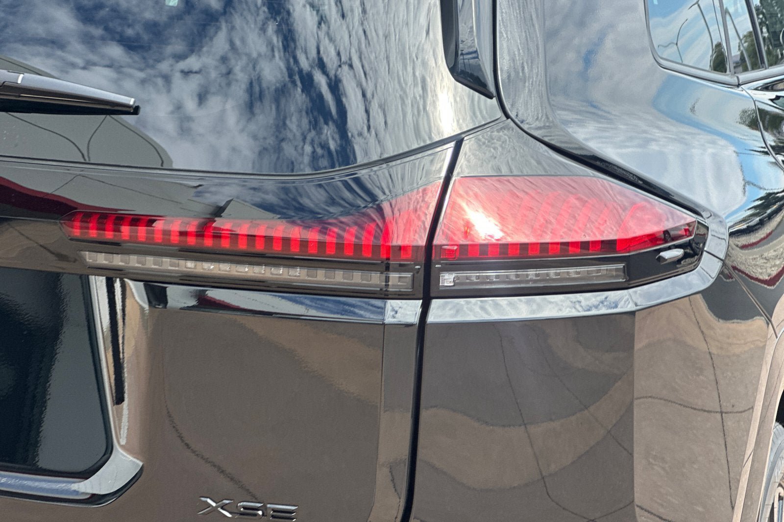 New 2026 Toyota RAV4 XSE AWD/4WD image 32