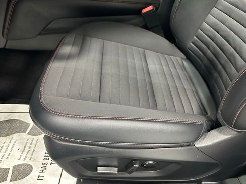 Used 2025 Ford Explorer ST-Line image 14