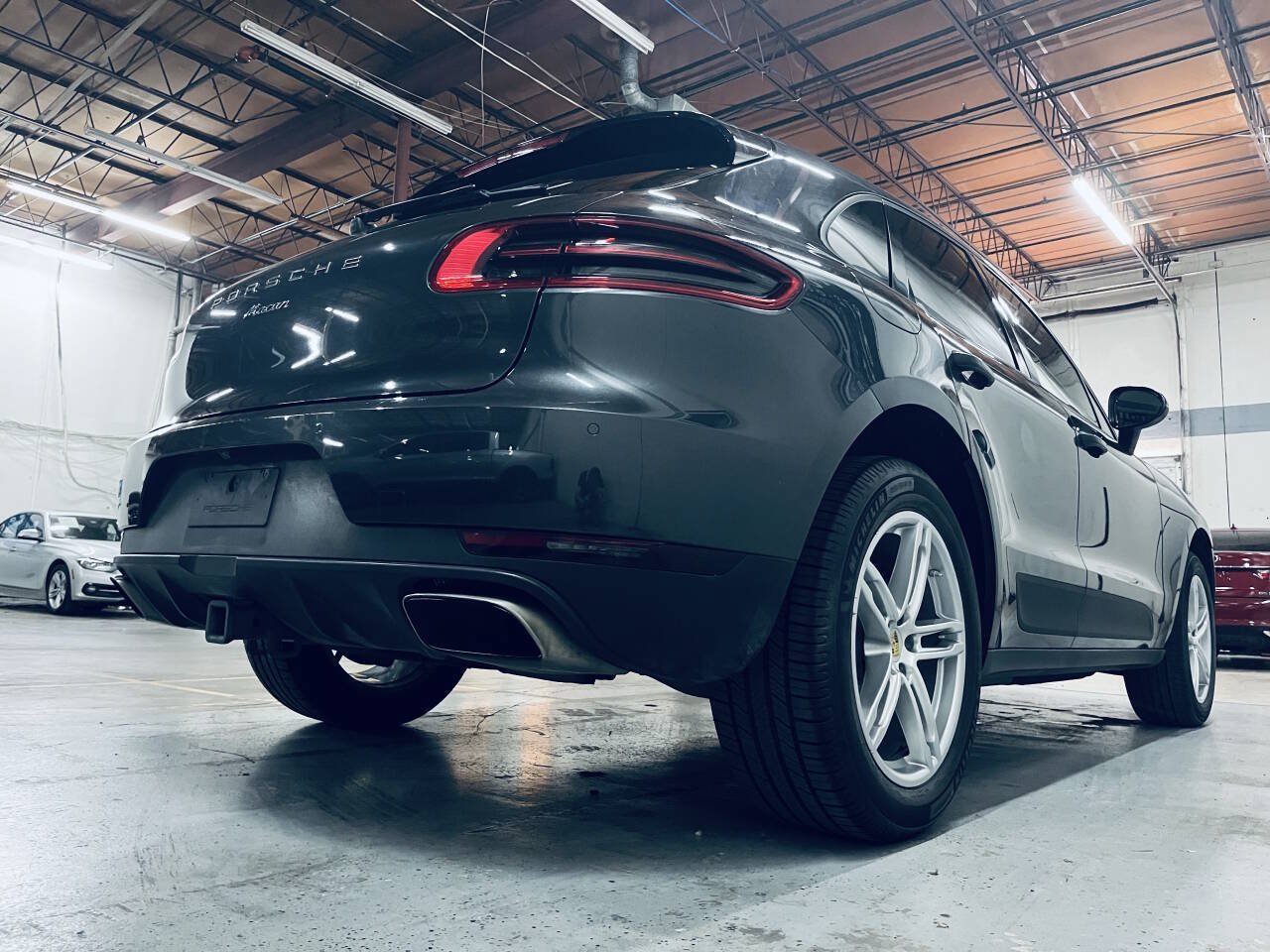 Used 2017 Porsche Macan AWD/4WD image 10