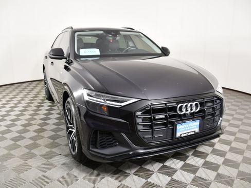 Used 2020 Audi Q8 Premium Plus w/ Premium Plus Package AWD/4WD image 3