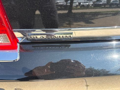 Used 2008 Cadillac DTS Performance w/ Platinum Edition FWD image 23