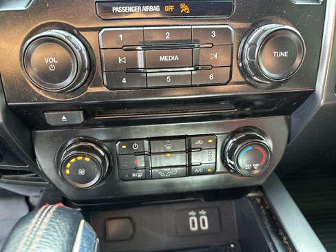 Used 2016 Ford F150 XLT w/ Equipment Group 302A Luxury AWD/4WD image 27