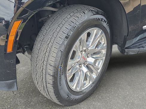 Used 2025 GMC Yukon XL Denali AWD/4WD image 30