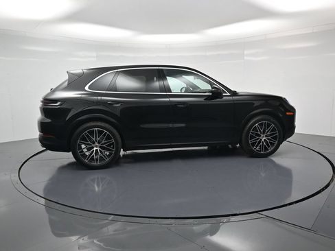 Certified 2026 Porsche Cayenne AWD/4WD image 31