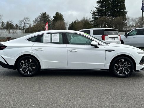 Used 2025 Hyundai Sonata SEL image 3