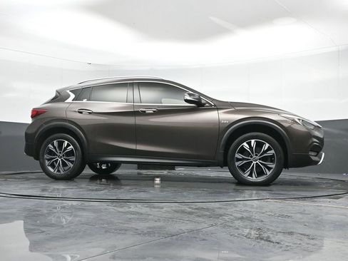 Used 2017 INFINITI QX30 Premium w/ Technology Package image 46