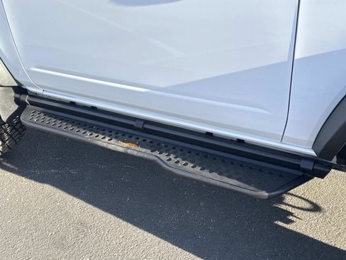 Used 2023 Ford Bronco Badlands image 7