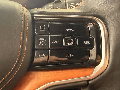 Used 2022 Jeep Grand Wagoneer Series III image 34