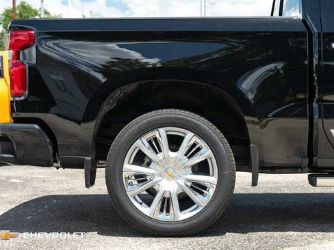 New 2026 Chevrolet Silverado 1500 High Country AWD/4WD image 5