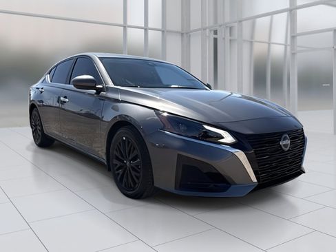 New 2025 Nissan Altima 2.5 SV w/ SV Special Edition Package image 7