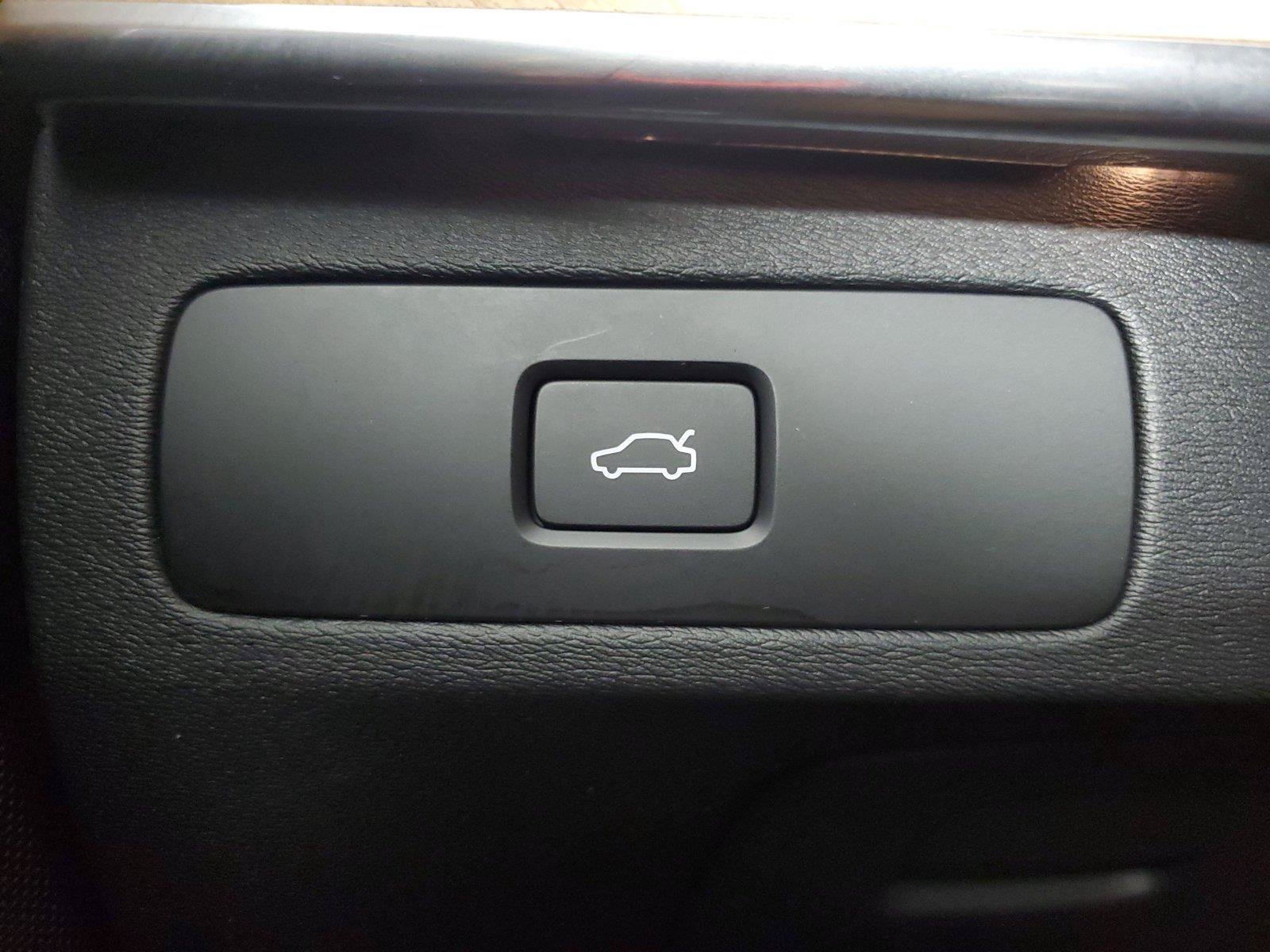 Certified 2024 Volvo XC90 B6 Plus AWD/4WD image 36