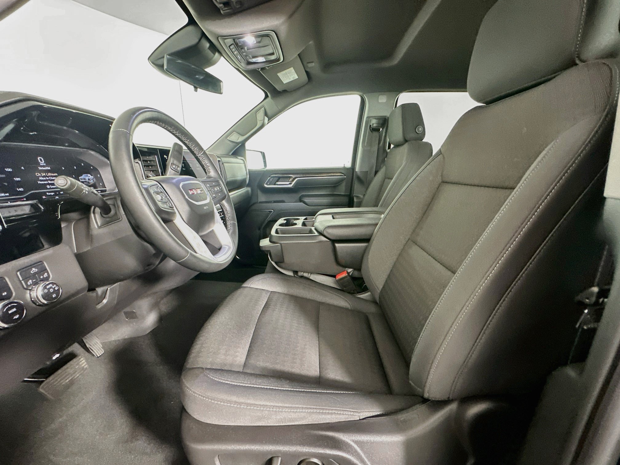 Used 2024 GMC Sierra 1500 Elevation AWD/4WD image 13