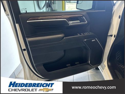 Certified 2023 GMC Sierra 1500 Elevation w/ Preferred Package AWD/4WD image 10