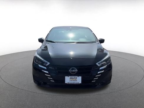 Used 2025 Nissan Versa SV image 4