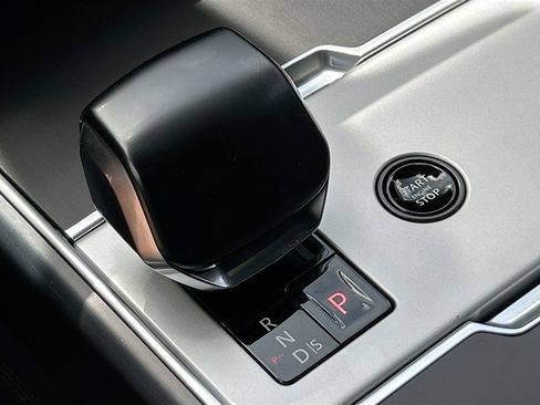 New 2025 Land Rover Range Rover SV image 28