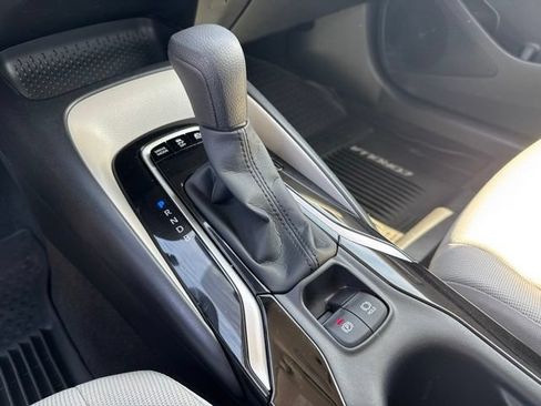 Used 2020 Toyota Corolla LE FWD image 9