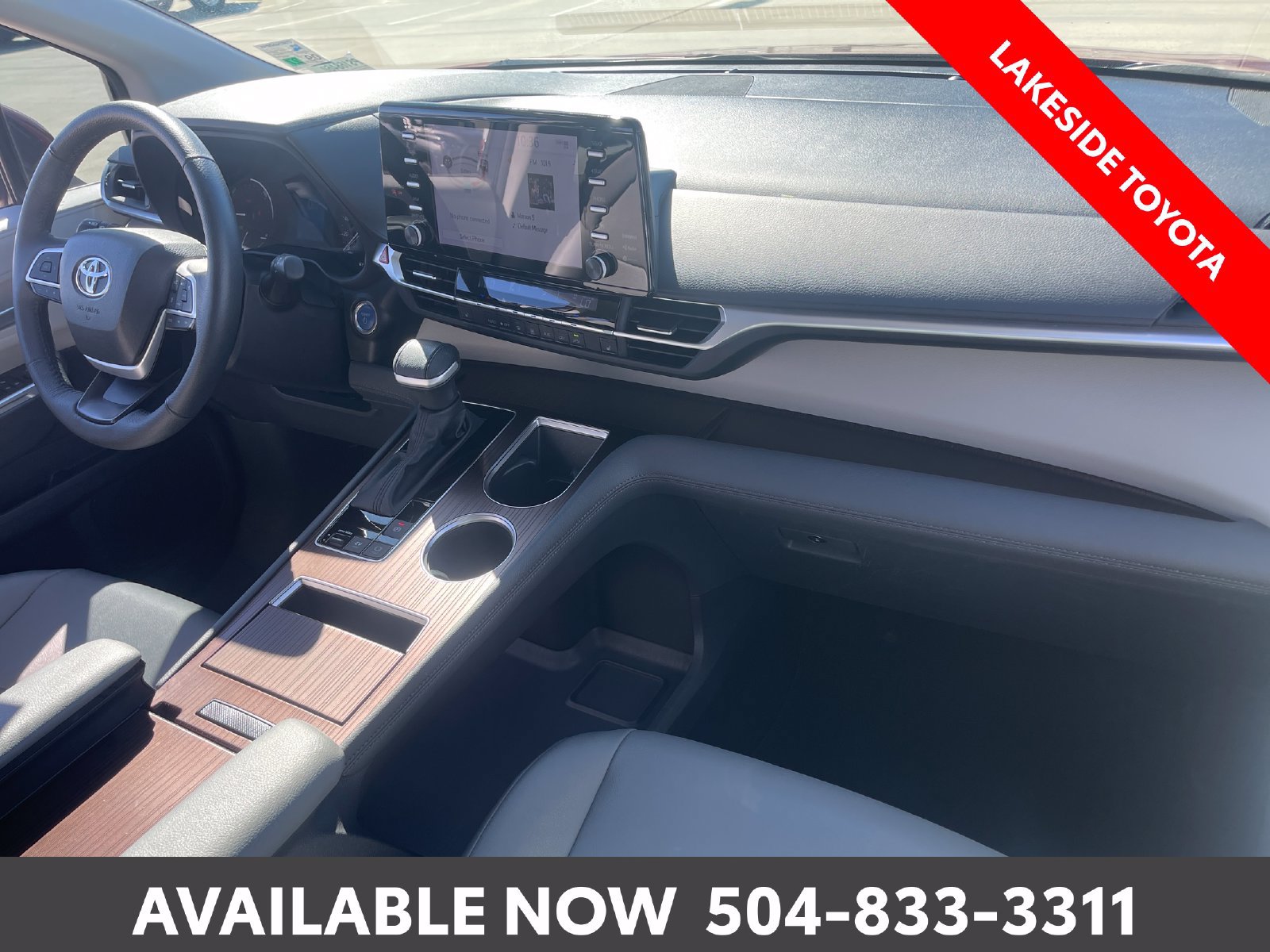 Used 2023 Toyota Sienna XLE FWD image 15