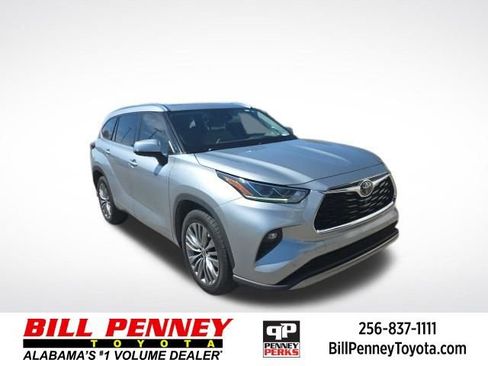 Used 2020 Toyota Highlander Platinum image 1