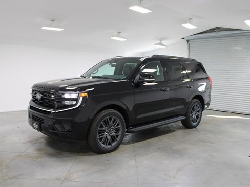 New 2026 Ford Expedition Platinum image 3