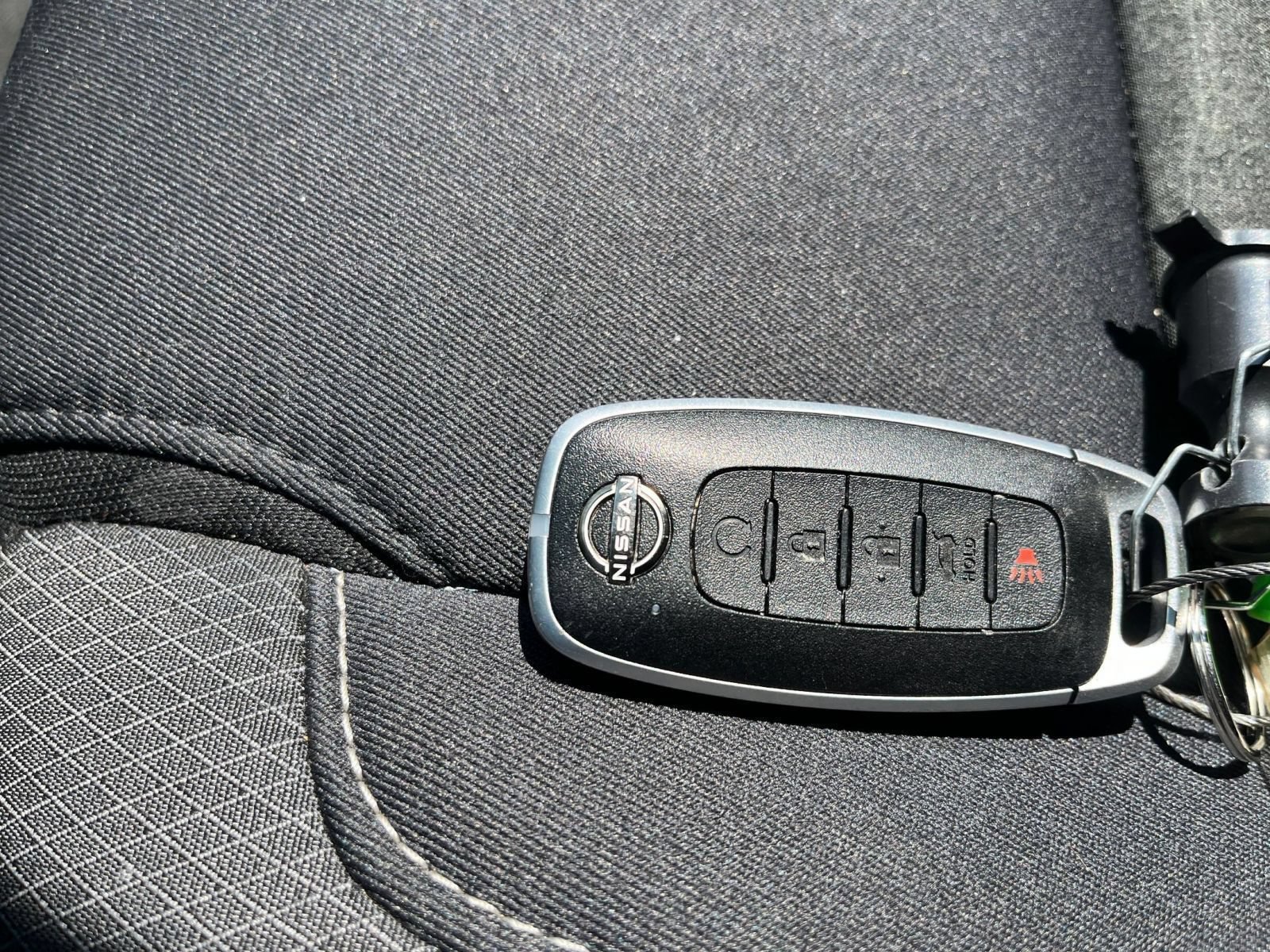 Used 2026 Nissan Pathfinder SV FWD image 29