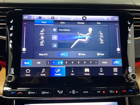 Used 2022 Jeep Grand Wagoneer Series III w/ Rear Seat Video Group 1 AWD/4WD image 18
