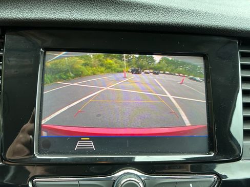 Used 2022 Buick Encore Preferred w/ Safety Package AWD/4WD image 18