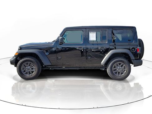 Used 2025 Jeep Wrangler Unlimited Sport AWD/4WD image 4