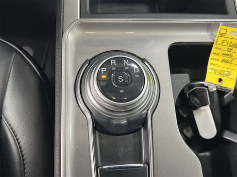Used 2024 Ford Edge SEL image 17