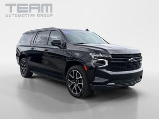 Used 2023 Chevrolet Suburban RST w/ Max Trailering Package AWD/4WD video 1