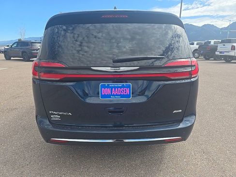 New 2025 Chrysler Pacifica Select image 6