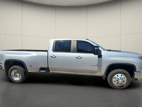 Used 2022 Chevrolet Silverado 3500 LT w/ Convenience Package AWD/4WD image 8