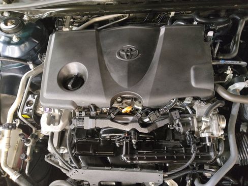 Used 2021 Toyota Camry LE image 30