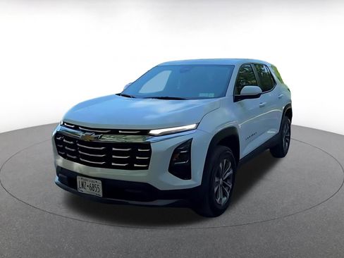 Used 2025 Chevrolet Equinox LT FWD image 7