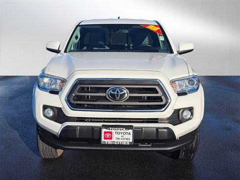 Used 2022 Toyota Tacoma SR5 w/ SR5 Appearance Package (SM) image 39