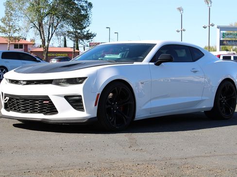 Used 2018 Chevrolet Camaro SS RWD image 7