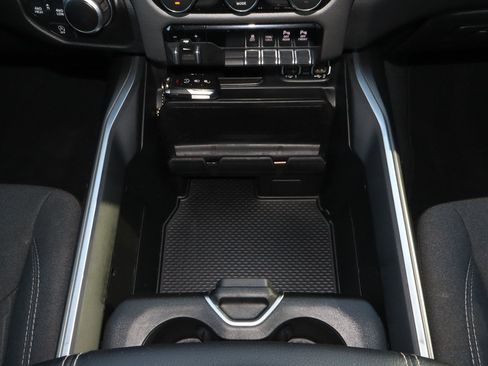 Used 2022 RAM 1500 Big Horn AWD/4WD image 21