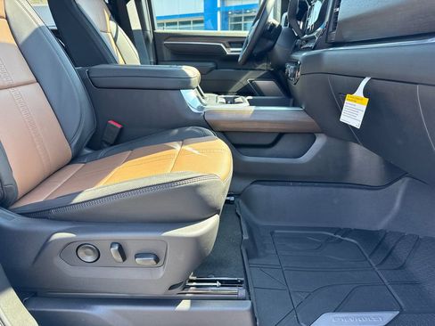 New 2026 Chevrolet Silverado 3500 High Country w/ High Country Premium Package AWD/4WD image 14