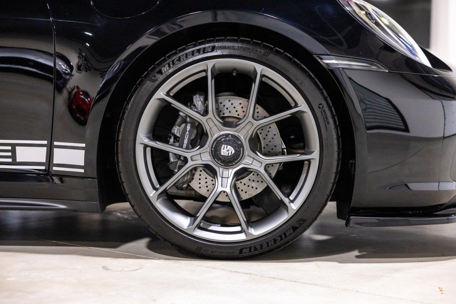 Used 2020 Porsche 911 Carrera RWD image 24