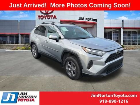 Used 2025 Toyota RAV4 XLE w/ Convenience Package FWD image 1