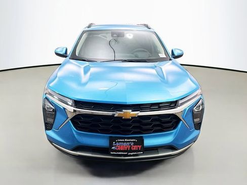 New 2026 Chevrolet Trax LT image 2