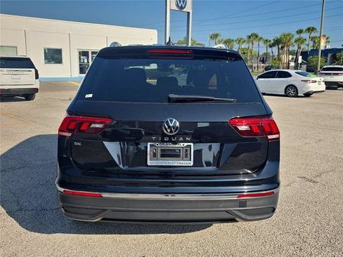 Used 2024 Volkswagen Tiguan SE FWD image 4