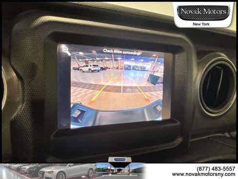 Used 2022 Jeep Gladiator Sport image 22