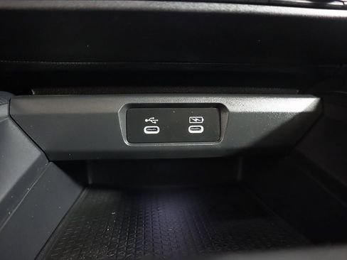 Used 2023 Honda Accord EX image 49