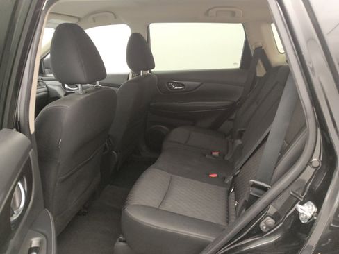 Used 2020 Nissan Rogue SV image 18