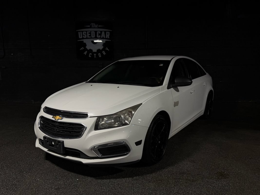 Used 2016 Chevrolet Cruze L FWD image 1
