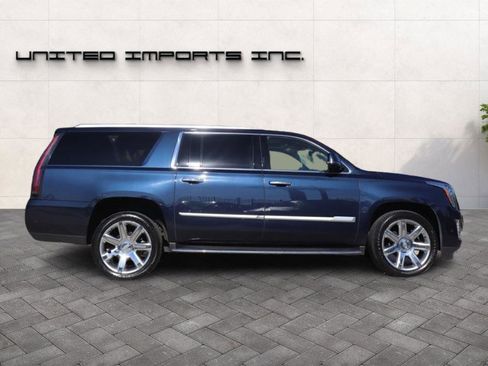 Used 2020 Cadillac Escalade ESV Premium Luxury image 6
