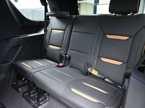 Used 2024 GMC Yukon AT4 w/ Technology Package AWD/4WD image 18