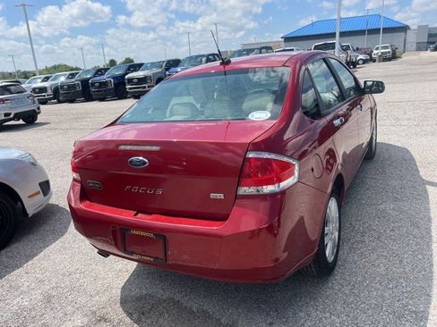 Used 2010 Ford Focus SEL FWD image 4