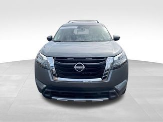Used 2025 Nissan Pathfinder Platinum w/ Cargo Package FWD video 3
